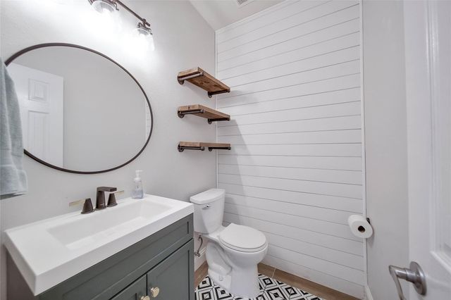 14427 Brighton Trace Lane, Houston, TX 77044