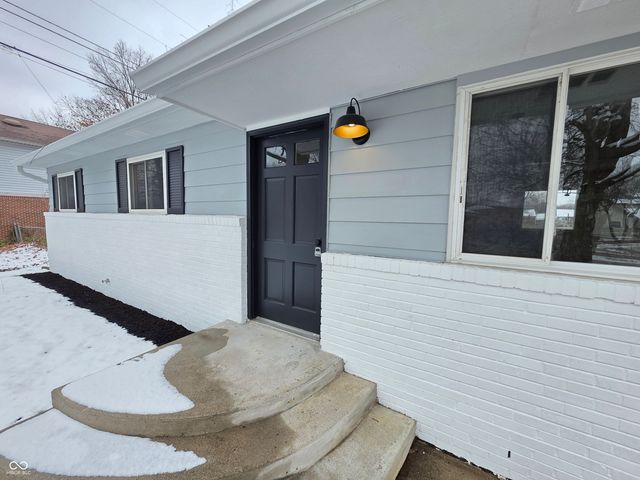 48 Eastridge Drive, Greenwood, IN 46143