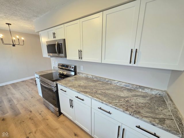 48 Eastridge Drive, Greenwood, IN 46143