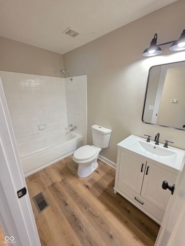 48 Eastridge Drive, Greenwood, IN 46143