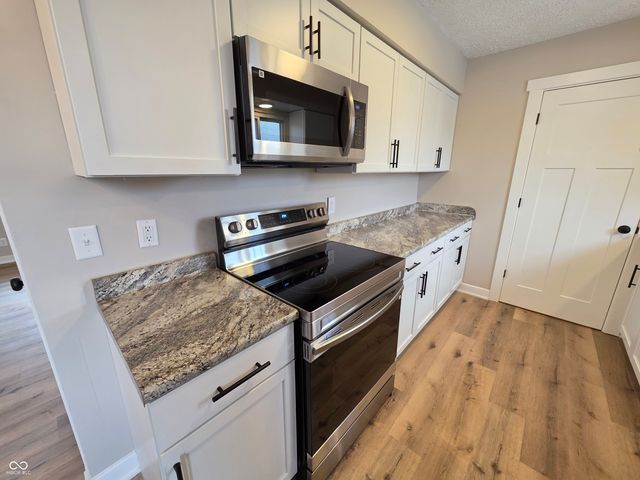 48 Eastridge Drive, Greenwood, IN 46143