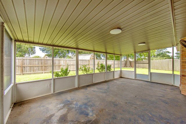 111 Timbalier Drive, Houma, LA 70363