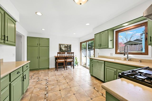 205 Island DRIVE, Madison, WI 53705