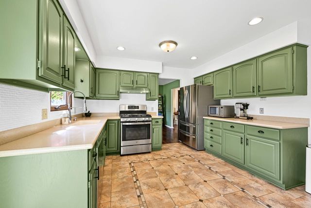 205 Island DRIVE, Madison, WI 53705