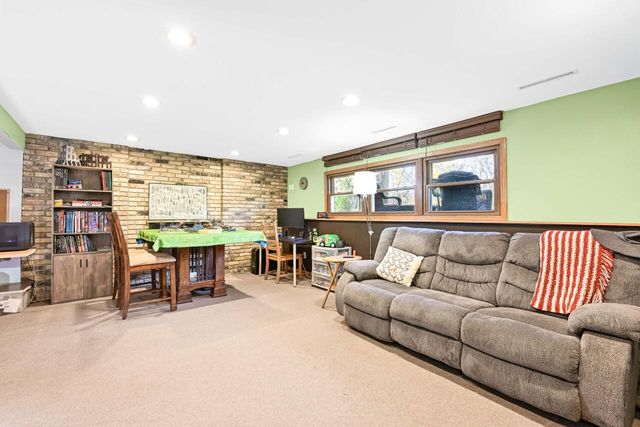 205 Island DRIVE, Madison, WI 53705