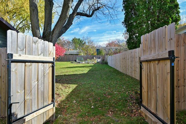 205 Island DRIVE, Madison, WI 53705