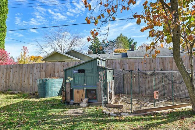 205 Island DRIVE, Madison, WI 53705