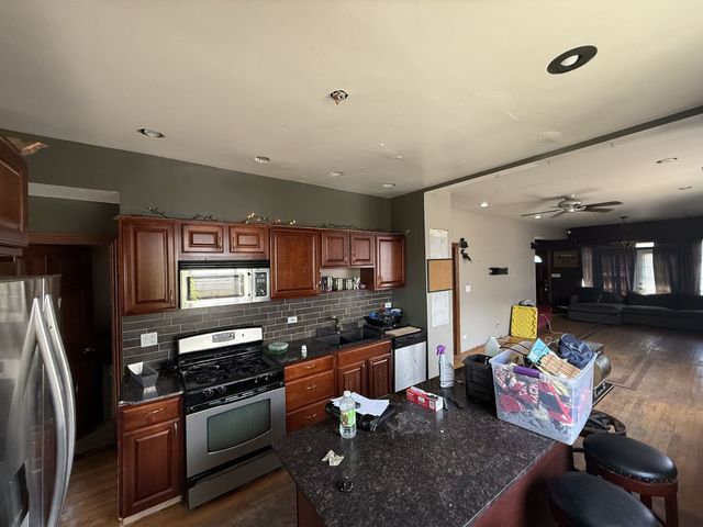 4256 N Meade Avenue, Chicago, IL 60634