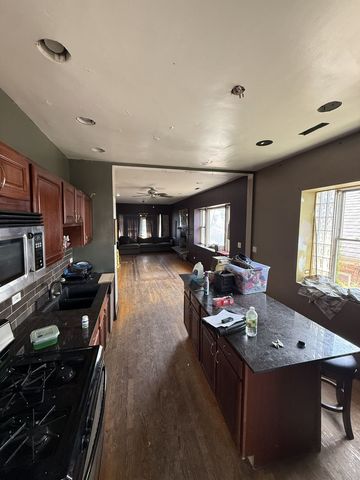 4256 N Meade Avenue, Chicago, IL 60634
