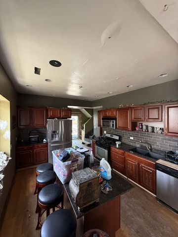 4256 N Meade Avenue, Chicago, IL 60634
