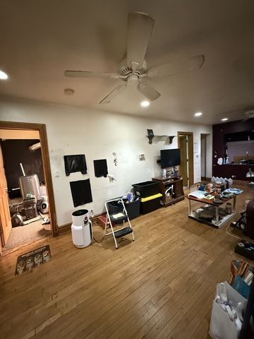 4256 N Meade Avenue, Chicago, IL 60634