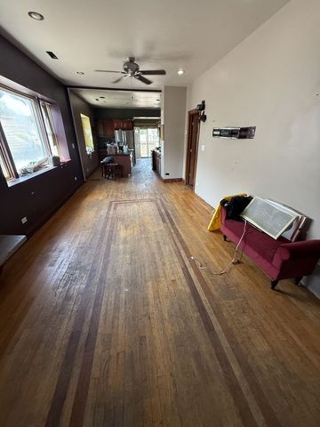 4256 N Meade Avenue, Chicago, IL 60634