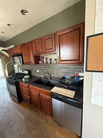 4256 N Meade Avenue, Chicago, IL 60634