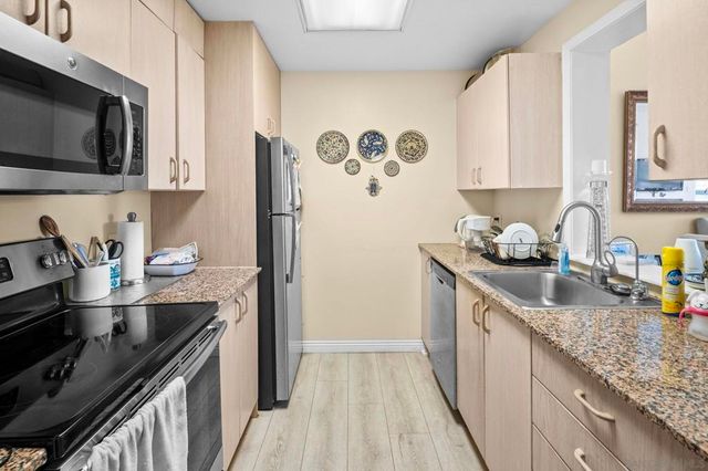 3890 Nobel Drive 204, San Diego, CA 92122