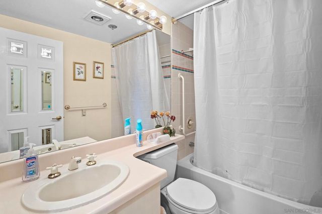 3890 Nobel Drive 204, San Diego, CA 92122