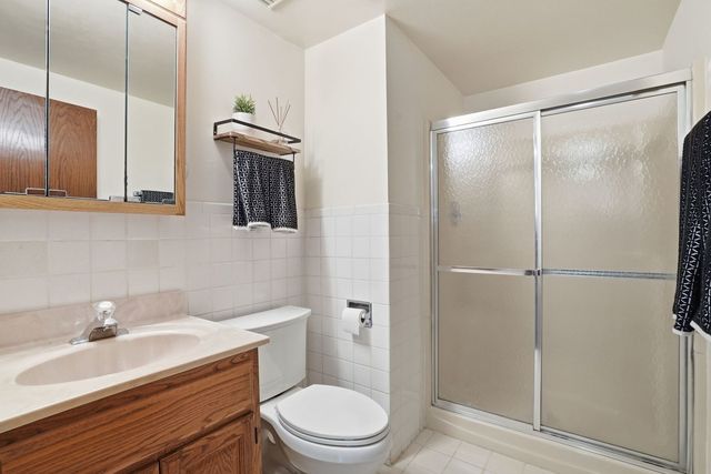 9S315 Cumnor Road, Downers Grove, IL 60516