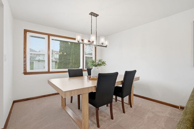 9S315 Cumnor Road, Downers Grove, IL 60516