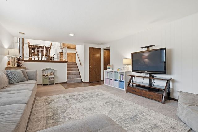 9S315 Cumnor Road, Downers Grove, IL 60516