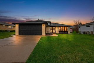 9S315 Cumnor Road, Downers Grove, IL 60516