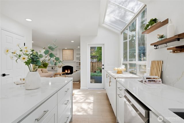 25733 SE 39th Street, Sammamish, WA 98029