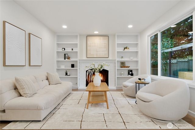25733 SE 39th Street, Sammamish, WA 98029