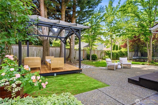 25733 SE 39th Street, Sammamish, WA 98029