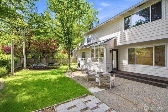 25733 SE 39th Street, Sammamish, WA 98029