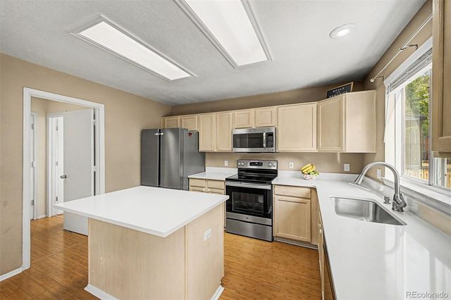 19584 E Ithaca Place, Aurora, CO 80013
