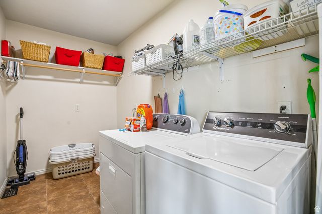 2464 E AUTUMN DR, Eagle Mountain, UT 84005