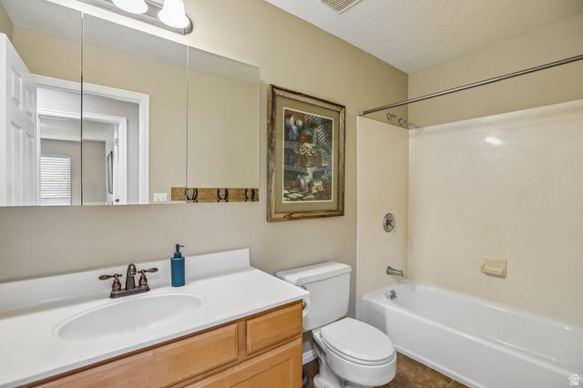 2464 E AUTUMN DR, Eagle Mountain, UT 84005