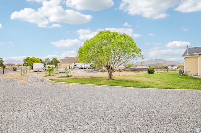 2464 E AUTUMN DR, Eagle Mountain, UT 84005