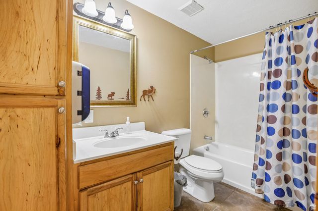 2464 E AUTUMN DR, Eagle Mountain, UT 84005