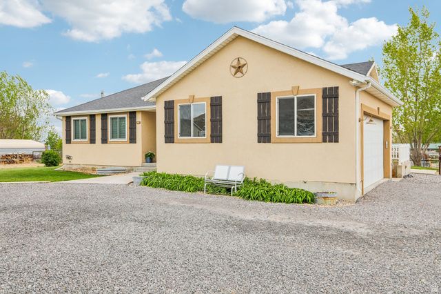 2464 E AUTUMN DR, Eagle Mountain, UT 84005