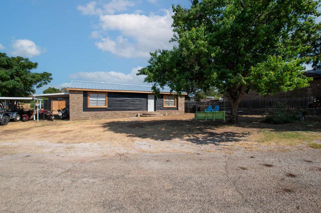 817 Ridgeway, Tow, TX 78672