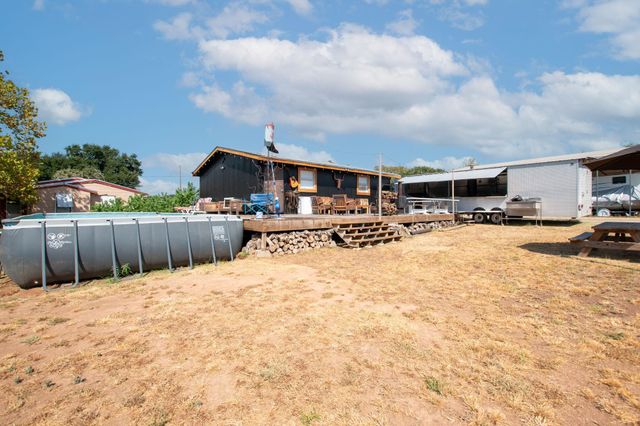817 Ridgeway, Tow, TX 78672