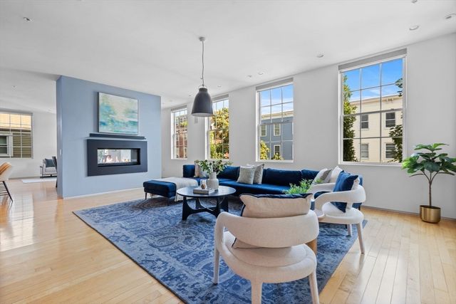 618 East 2nd St 2, Boston, MA 02127