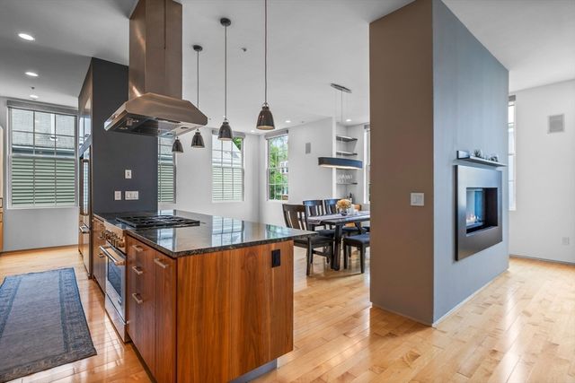 618 East 2nd St 2, Boston, MA 02127