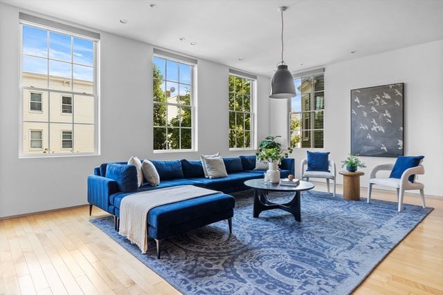 618 East 2nd St 2, Boston, MA 02127