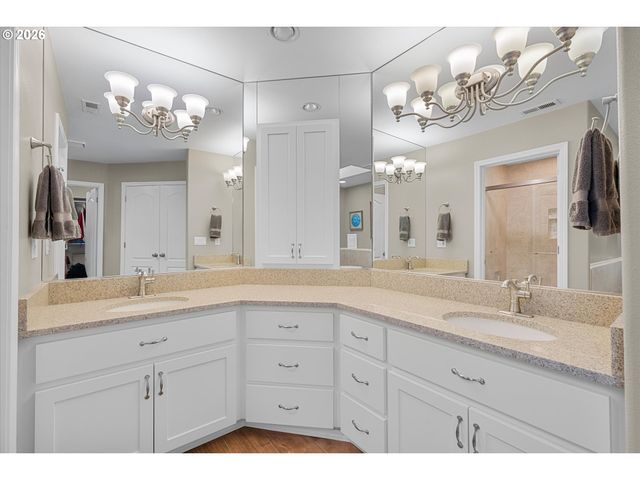 13328 Se JORDAN Ct, Happy Valley, OR 97086