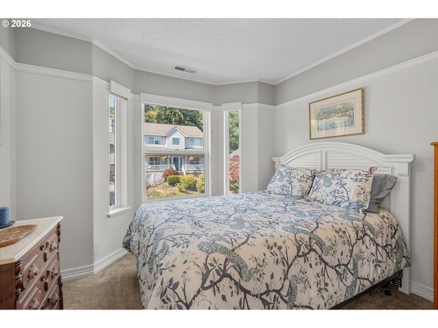 13328 Se JORDAN Ct, Happy Valley, OR 97086