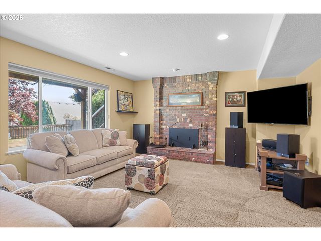 13328 Se JORDAN Ct, Happy Valley, OR 97086