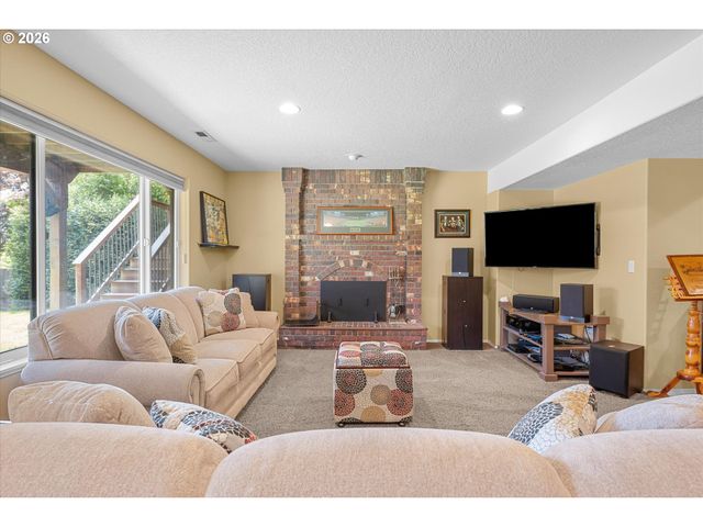 13328 Se JORDAN Ct, Happy Valley, OR 97086