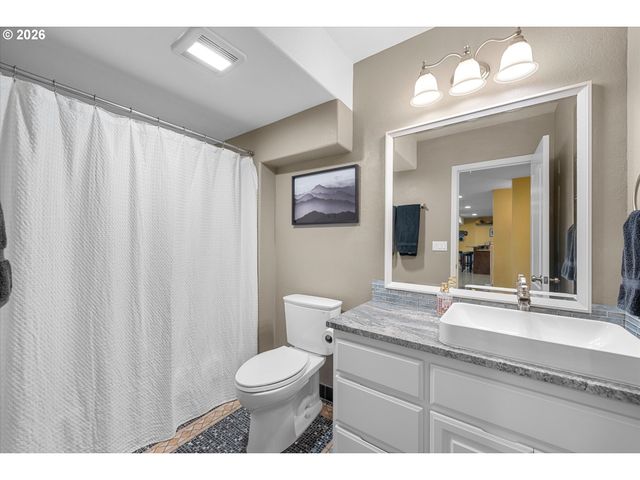 13328 Se JORDAN Ct, Happy Valley, OR 97086