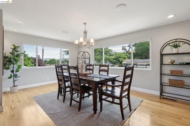 3744 Northridge Dr, Concord, CA 94518