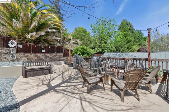 3744 Northridge Dr, Concord, CA 94518