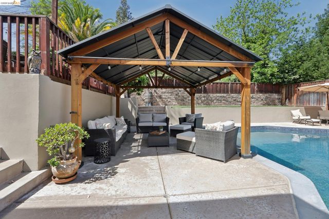 3744 Northridge Dr, Concord, CA 94518