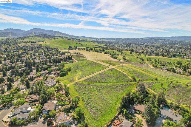 3744 Northridge Dr, Concord, CA 94518