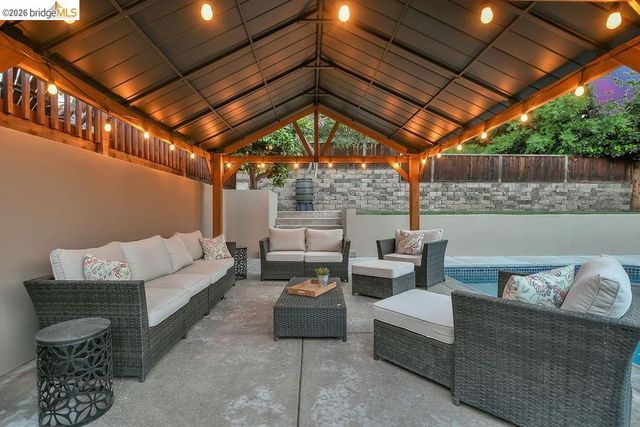 3744 Northridge Dr, Concord, CA 94518