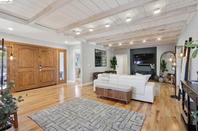 3744 Northridge Dr, Concord, CA 94518