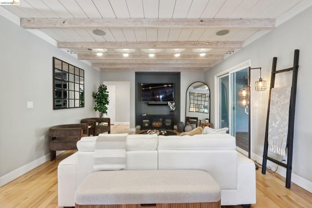 3744 Northridge Dr, Concord, CA 94518